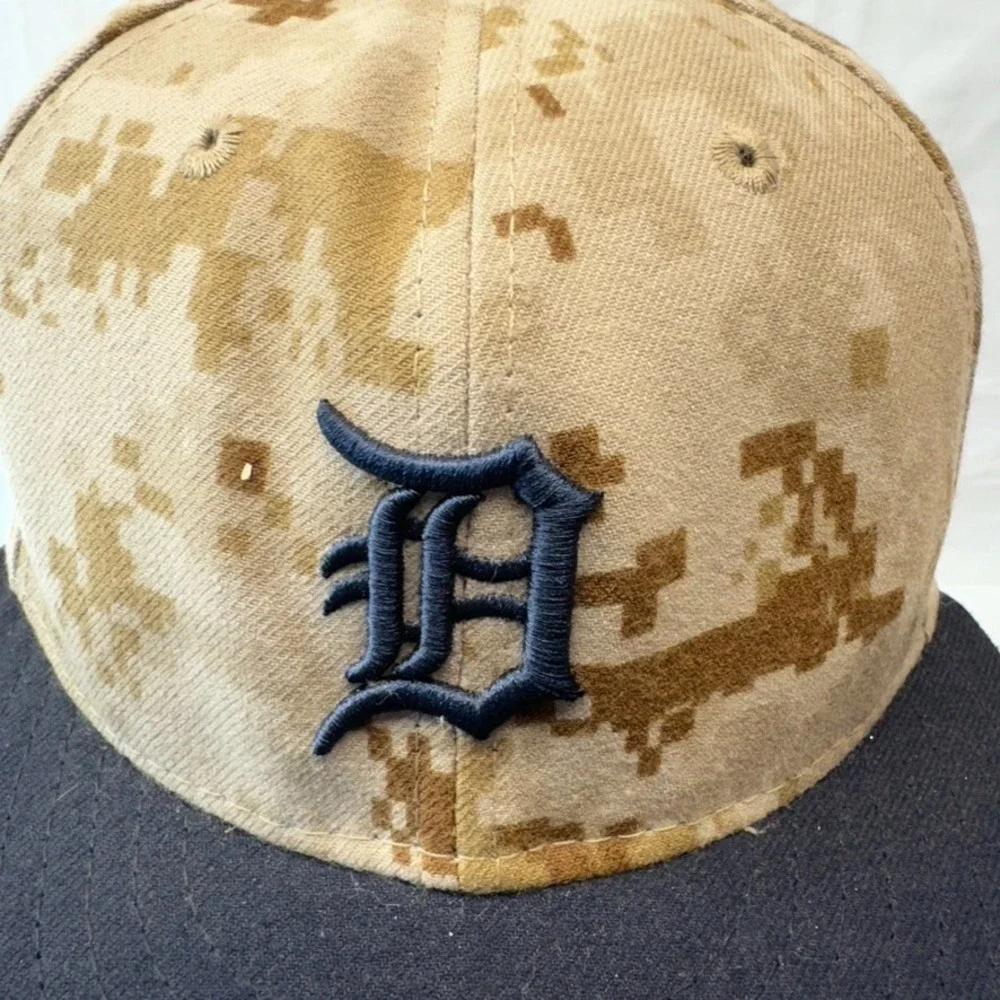 Detroit TIgers Hat Cap‎ Fitted Size 7 Black Digital Camo New Era On Field cap
